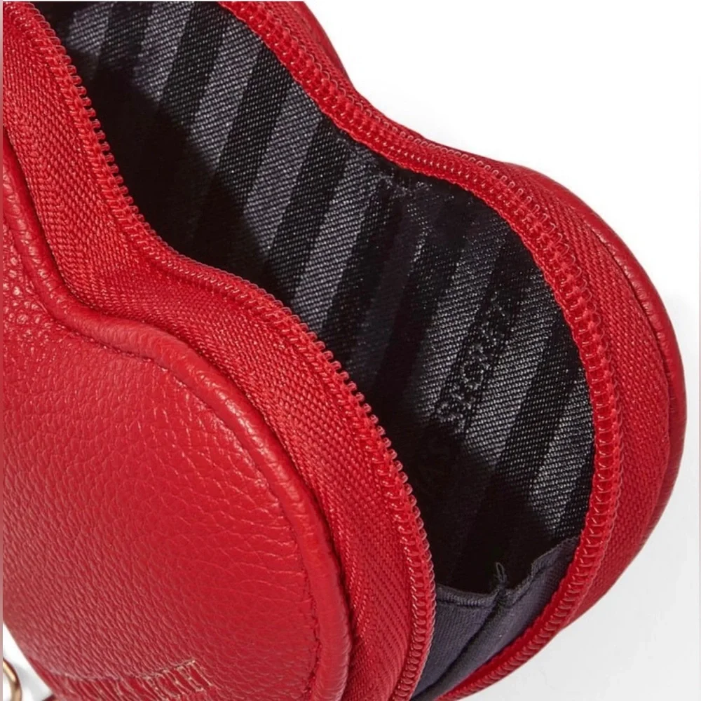 ♥️NWT VICTORIA’S SECRET HEART COIN POUCH♥️